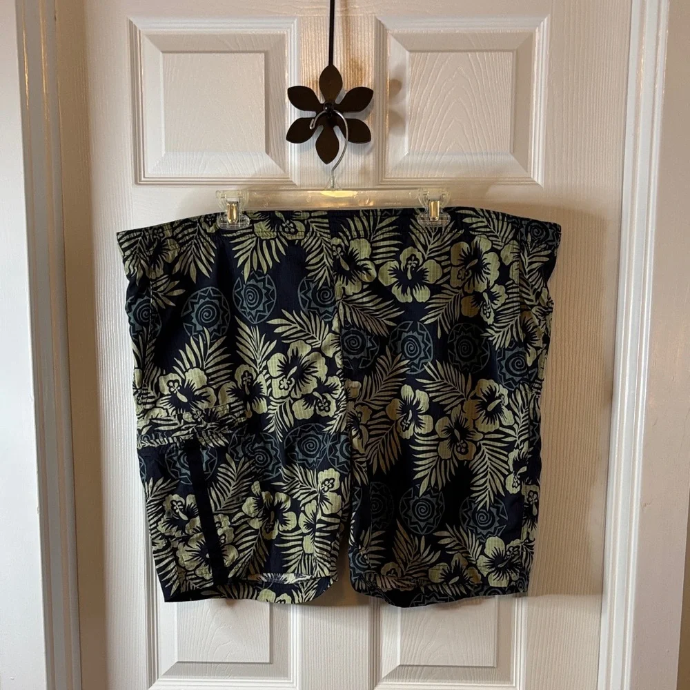 Tommy Bahama Floral Swim Trunks Side Pockets Draw String Closure XL